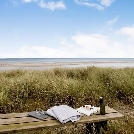 بيت للعطل 3 Bedroom Lovely In *